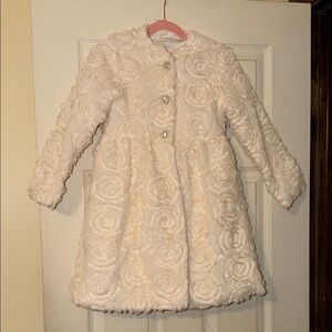 Blueberi Boulevard Cream Rose Pattern Kids Cape
